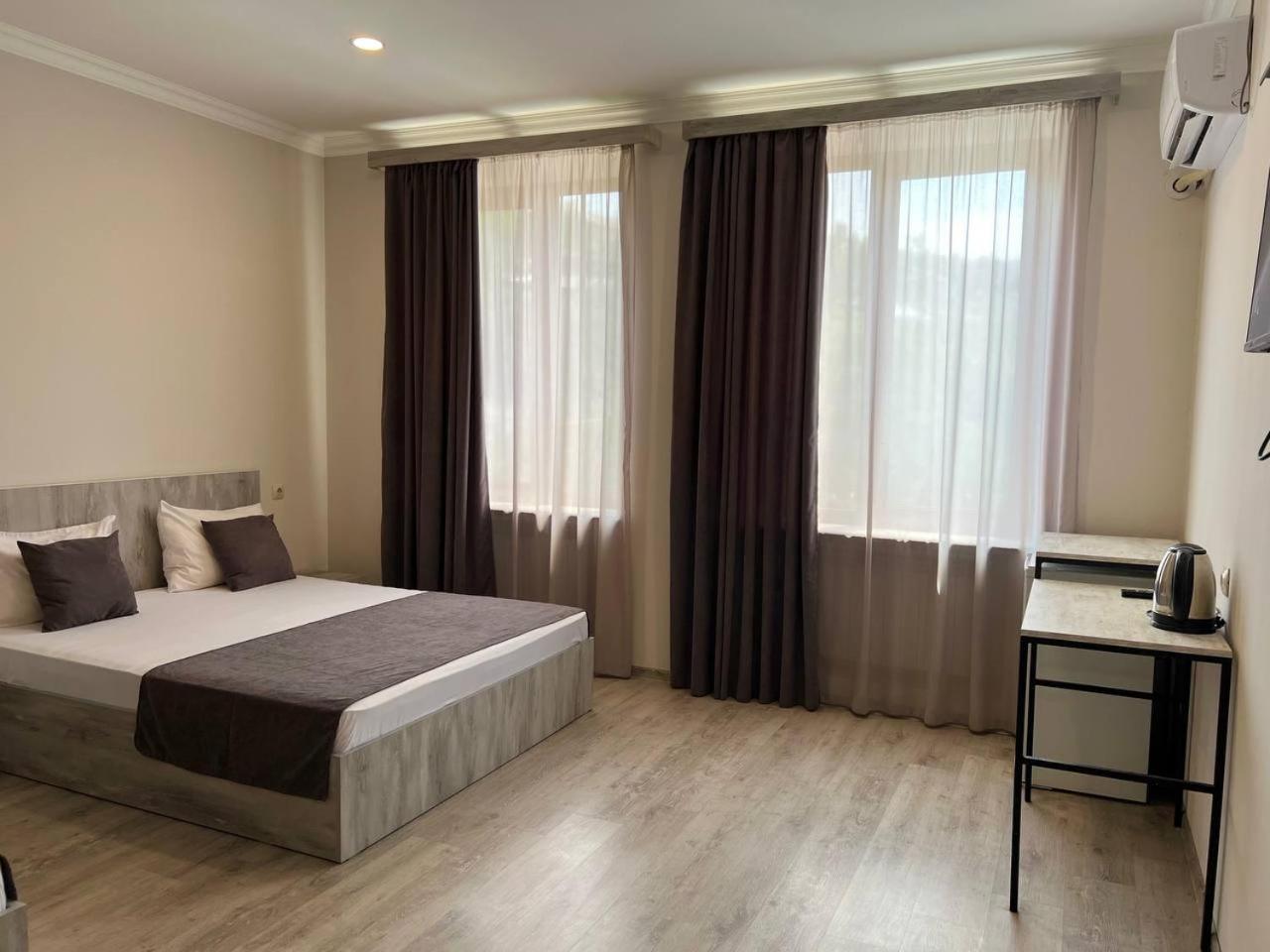 יירבאן Hotel Menua מראה חיצוני תמונה