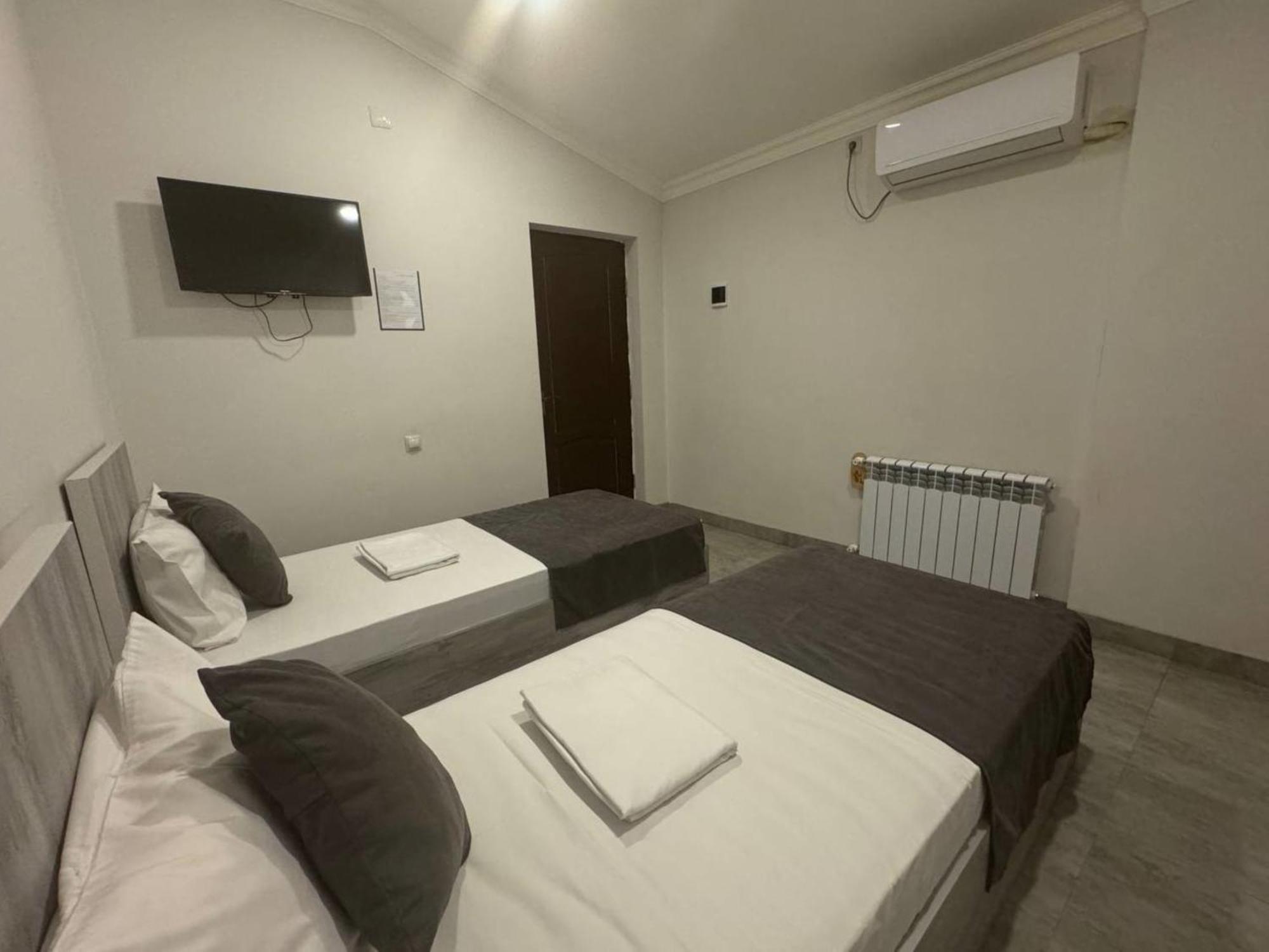 יירבאן Hotel Menua מראה חיצוני תמונה