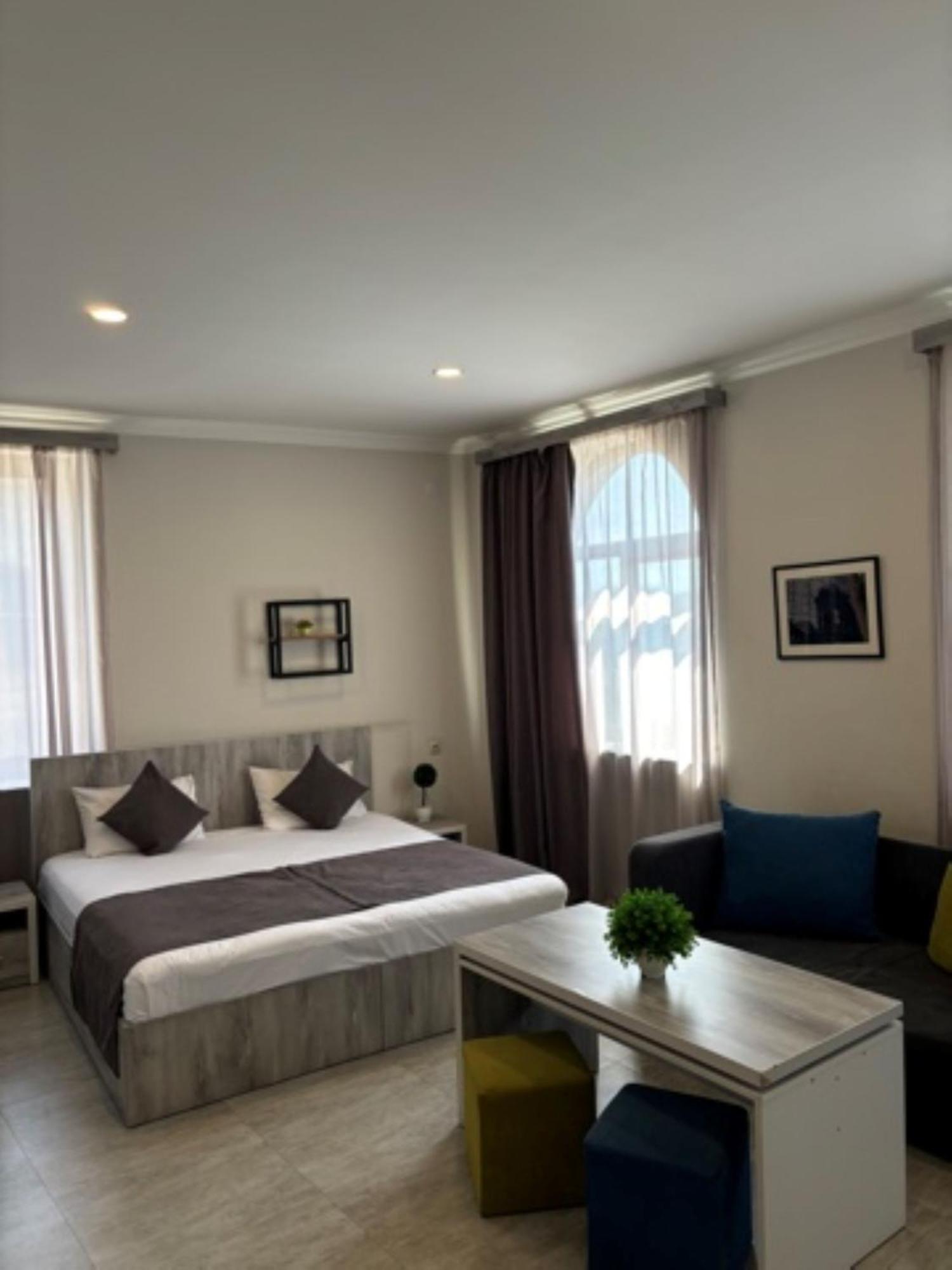 יירבאן Hotel Menua מראה חיצוני תמונה