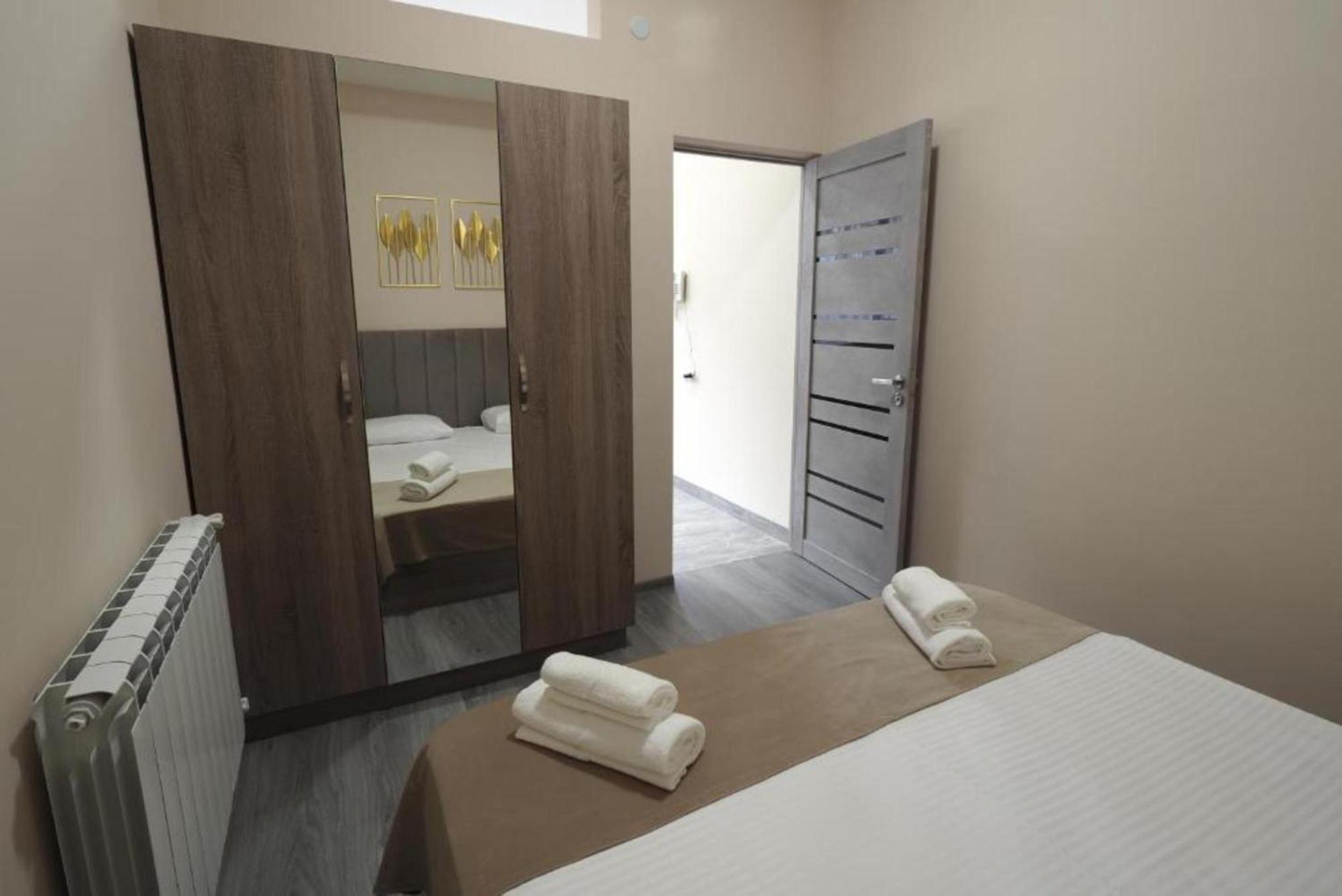 יירבאן Hotel Menua חדר תמונה