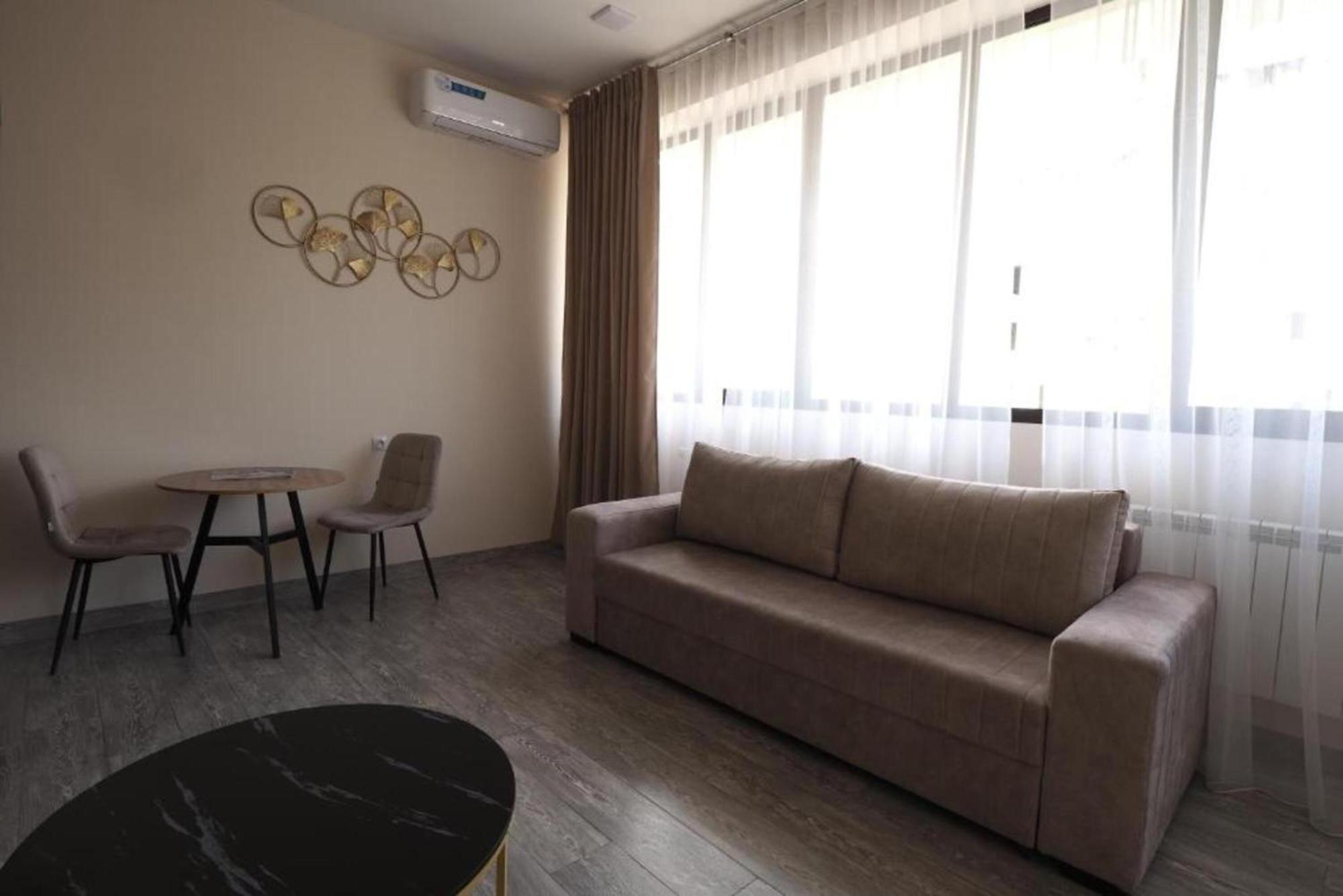 יירבאן Hotel Menua חדר תמונה