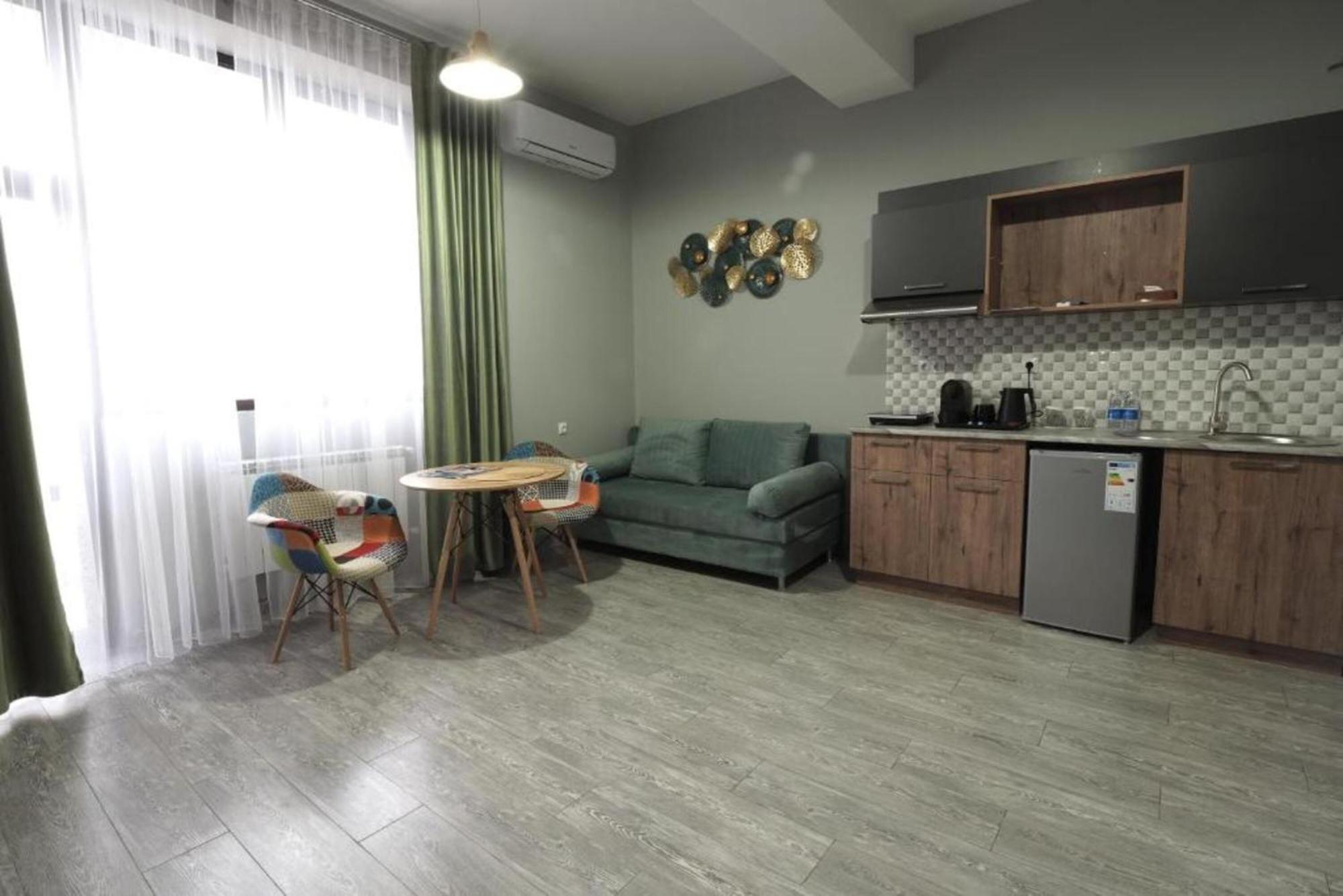 יירבאן Hotel Menua חדר תמונה